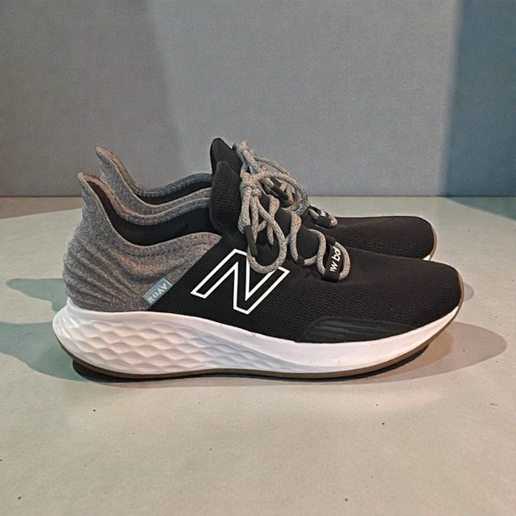 New Balance ROAV Black and Gray Athletic Shoes - Picture 6 of 10